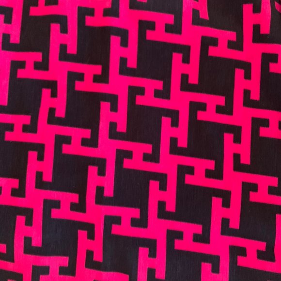 Pink and Navy Geometric Short Sleeve Blouse - Picture 2 of 4